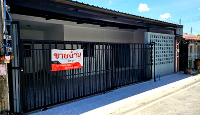 Townhouses for sale Amata Nakorn : Call : 094-448-6111 Sukjai Villa 1 Mueang Chonburi, Newly renovated townhouse, 30 sq.wa, 3 Bedrooms Near Robinson Chonburi