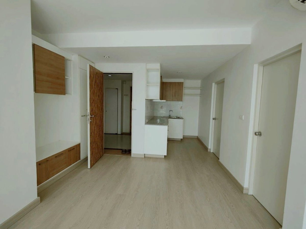รูป ขายห้องชุด อาคาร E ชั้น 3  ขนาด 56 ตร.ม. 2 ห้องนอน สภาพทำใหม่   - รูปที่ 2/12