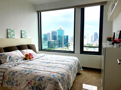 Condos for rent : 🏙️✨ For Rent: Vantage Ratchayothin Condominium, High Floor Corner Unit, Near BTS Ratchayothin (Just 300 meters away) ✨🏙️