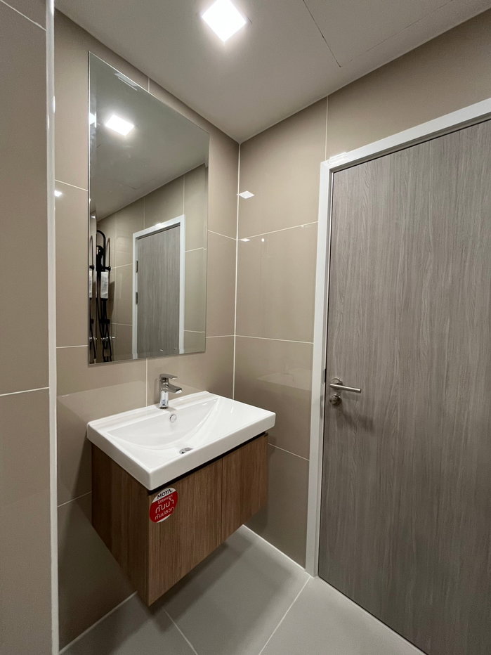 picture Brand-New 2-Storey Townhome for Rent in a Luxury Residential Project - 22/23