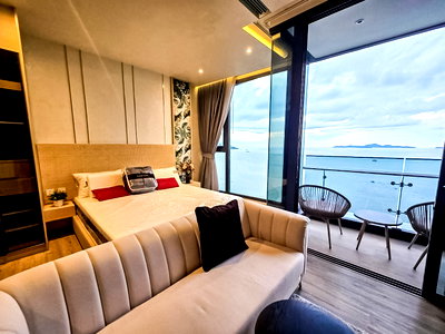 คอนโดให้เช่า : Arom Wongamat 1 Bedroom Condo for Rent High Floor Sea View