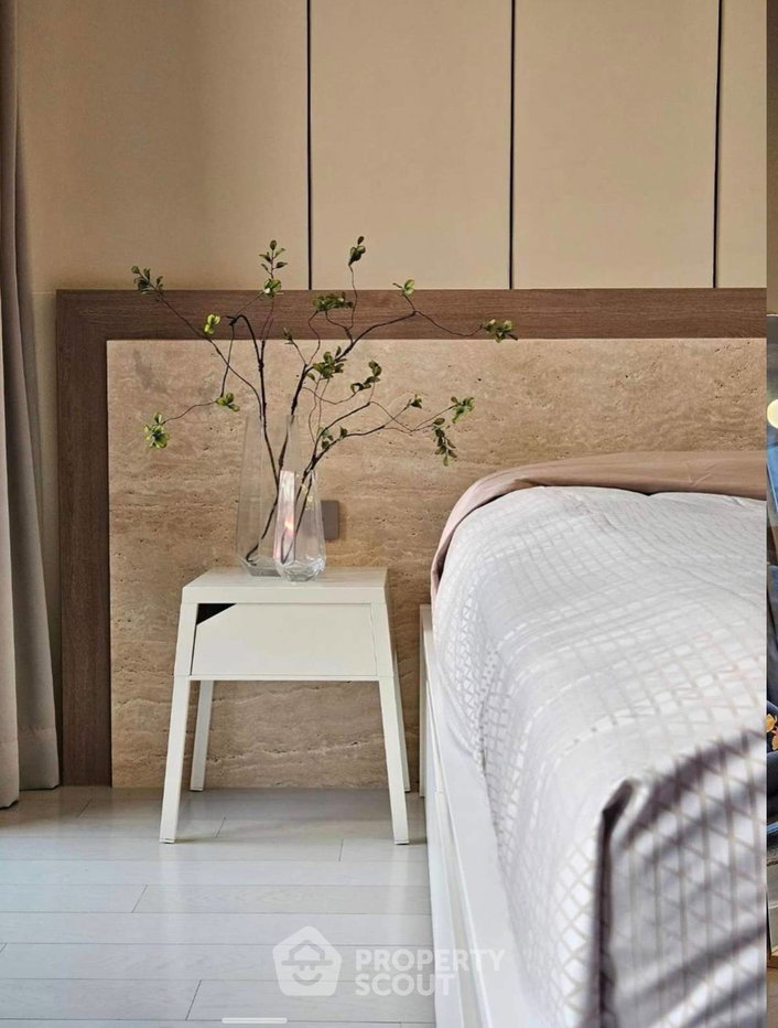picture High-Floor 1-BR 45 Sqm Noble Ploenchit Near BTS Phloen Chit (ID 2784406) - 3/7