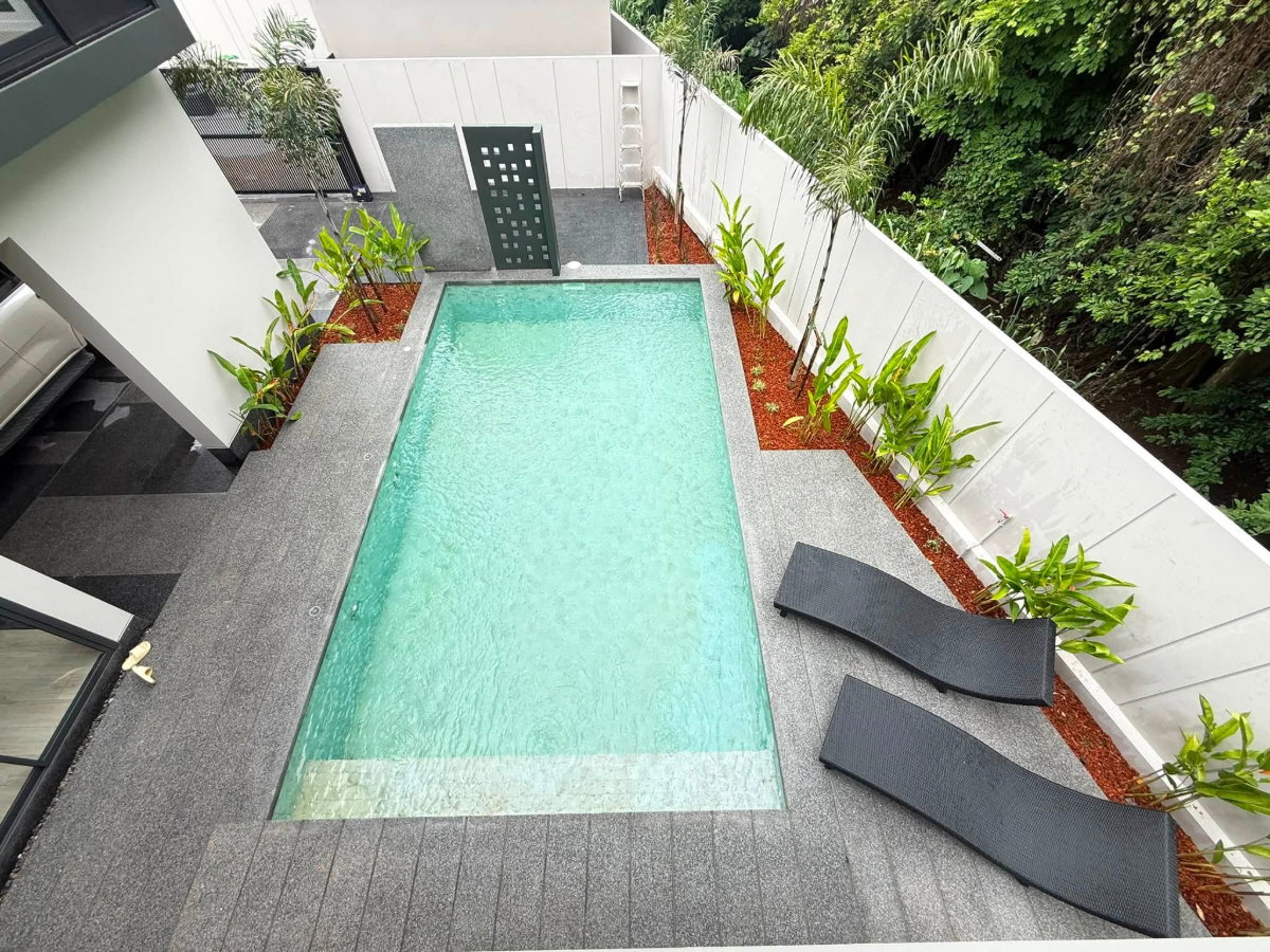 รูป ให้เช่า Pool Villa 2 ชั้น สไตล์ Modern พร้อมสระว่ายน้ำส่วนตัว ทำเลศักยภาพย่านหางดง  #AHD-V0135 - รูปที่ 12/16