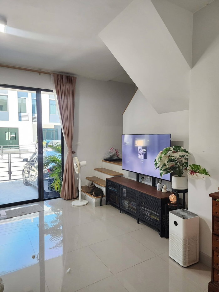 รูป 🏡✨ ให้เช่าให้เช่าทาวน์โฮม Pleno ติวานนท์ 3 ห้องนอน 2 ห้องน้ำ เฟอร์ครบ พร้อมอยู่ บ้านทิศใต้ ลมดี 🐶🐱เลี้ยงสัตว์ได้ - รูปที่ 2/9