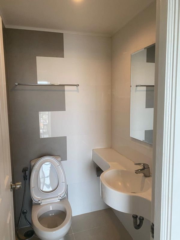 picture Lumpini Place Ratchayothin Condo for rent - 8/9