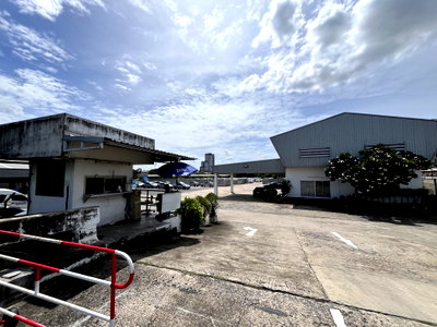 Land for sale Rom Klao Road : Land for sale in Min Buri District, Bangkok, 10 rai 5 ngan.
