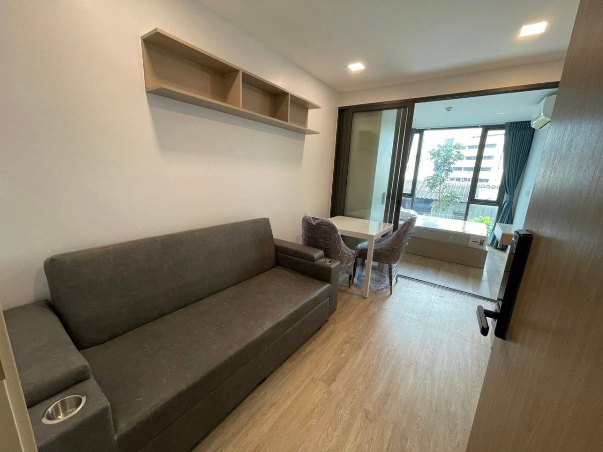 รูป The Nest Chula Samyan【𝐑𝐄𝐍𝐓】🔥ห้องมูจิอุ่นๆ เดินไปจุฬาไม่กี่ก้าว เฟอร์ฯ ครบแต่งสวยเรียบง่าย🔥 ติดต่อไลน์ไอดี: @hacondo - รูปที่ 2/8