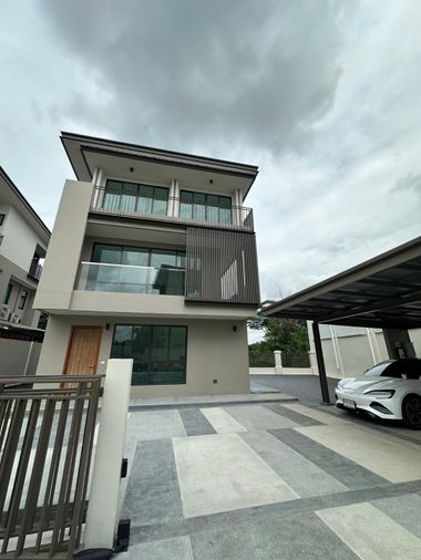 ขายบ้านเดี่ยวหรู หมู่บ้าน AQ Arbor สวนหลวง ร.9 บ้านมือ1 ตกแต่งสวย!