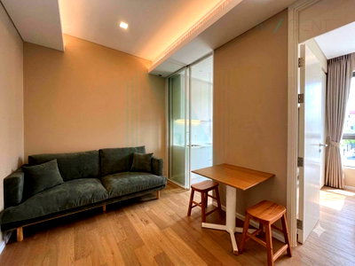 Condos for rent : For Rent Condo THE SAINT RESIDENCES Building B, Floor 40,1 bed room, Room size 30.00 sqm