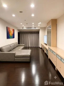 Spacious Modern Living Room Condo | Bright & Elegant Interio 6487991