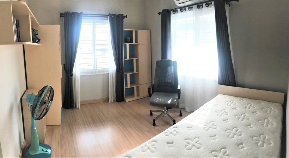 picture Two-story detached house for rent with 3 bedrooms and 3 bathrooms. - 11/20