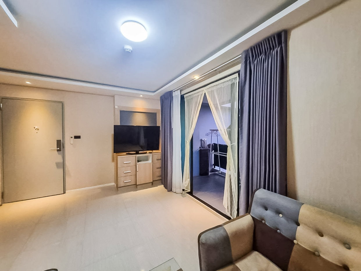 picture Estanan Condo Pattaya 1 Bedroom Condo for Rent Corner Unit - 4/12