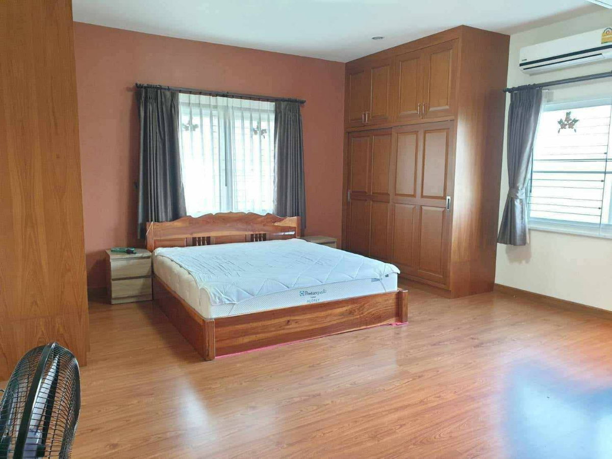 รูป ขาย บ้านหลังใหญ่พลูวิลล่า 4 ห้องนอน ในหมู่บ้านกุลพันธ์วิลล์ 9 ใกล้โรงเรียนนานาชาติหลายแห่ง (H493) T.0946511456 - รูปที่ 9/15