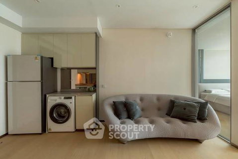 1-BR Condo at The Room Charoenkrung 30 near BTS Saphan Taksin (ID 3028083)