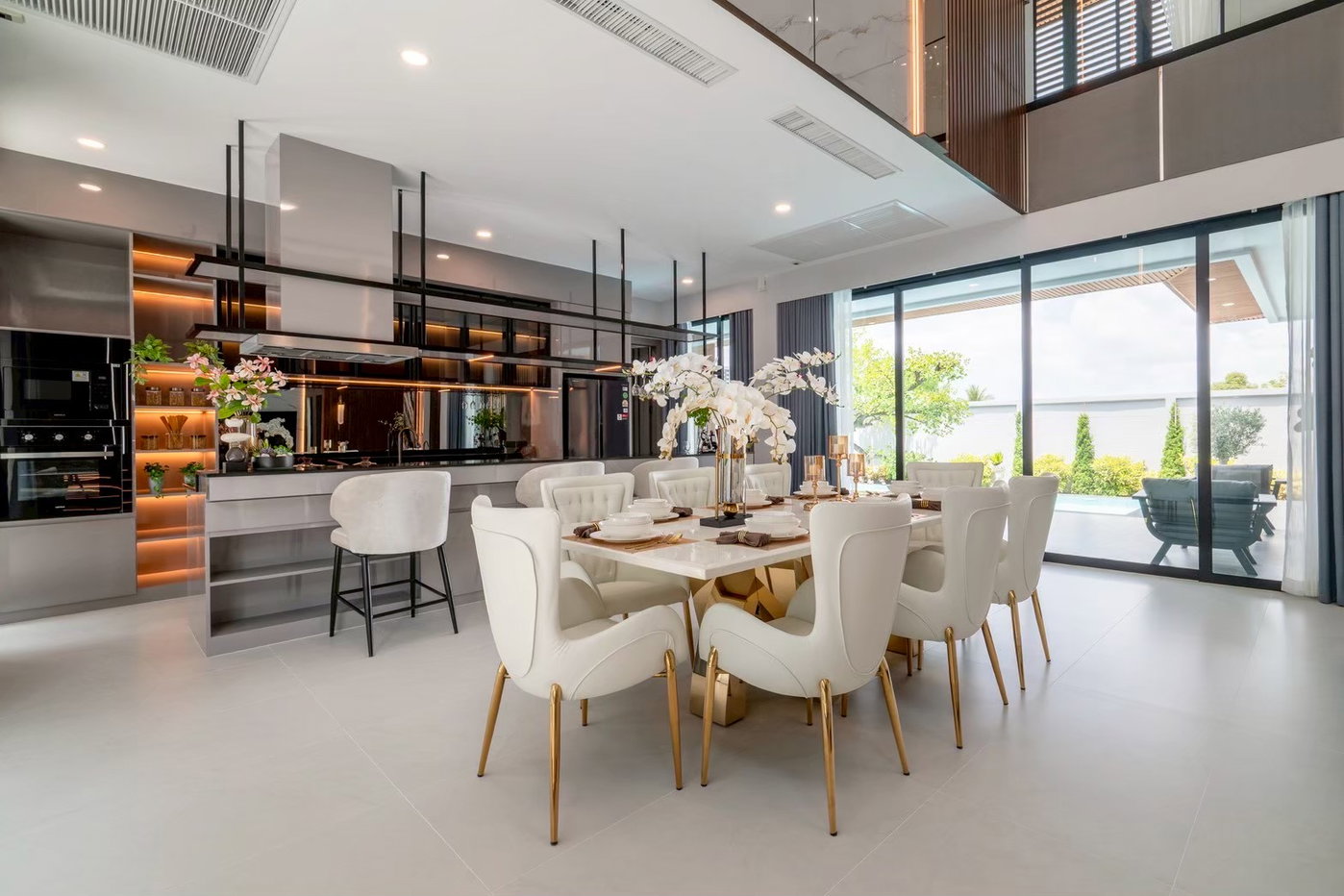 picture Luxury Pool Villa for Sale Mabprachan East Pattaya - 6/28