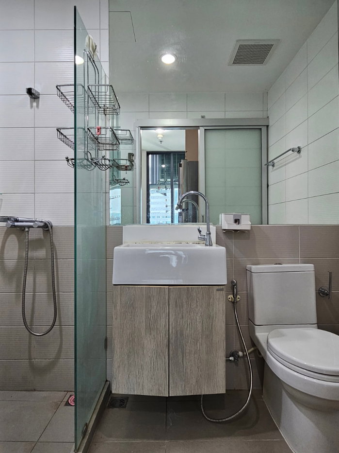 รูป Ideo Q Chula - Samyan【𝐑𝐄𝐍𝐓】🔥ห้องโปร่ง โล่ง เตียง 2 ชั้น เฟอร์นิเจอร์และสิ่งอำนวยความสะดวก 🔥 ติดต่อไลน์ไอดี: @hacondo - รูปที่ 8/10