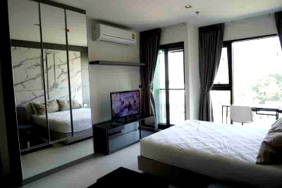 คอนโดให้เช่า : 🏙️✨ FOR RENT: Rhythm Sukhumvit 36–38 — MODERN CITY LIVING IN PRIME SUKHUMVIT!  💰 Rental Price: 13,000 THB/month | 📲 Line ID: @condobkk (with @)  