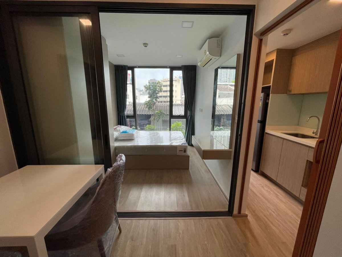 รูป The Nest Chula Samyan【𝐑𝐄𝐍𝐓】🔥ห้องมูจิอุ่นๆ เดินไปจุฬาไม่กี่ก้าว เฟอร์ฯ ครบแต่งสวยเรียบง่าย🔥 ติดต่อไลน์ไอดี: @hacondo - รูปที่ 3/8