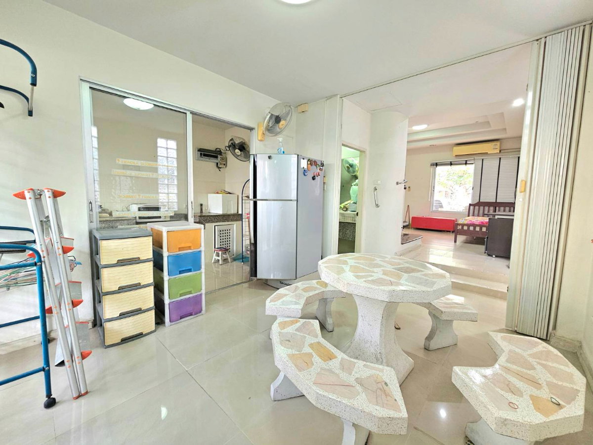 รูป 🏡 ขายทาวน์โฮม 3 ชั้น หลังมุม ทำเลทอง รัตนาธิเบศร์ 18 – ราคาดีที่สุดในย่านนี้! - รูปที่ 4/12