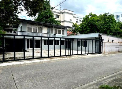 Land for sale St. Andrews International School Bangkok : Land for sale in Sukhumvit 71, Pridi Phanomyong 42. 77 sq.wa. Near BTS Ekkamai and Phra Khanong Pridi Phanomyong 42.