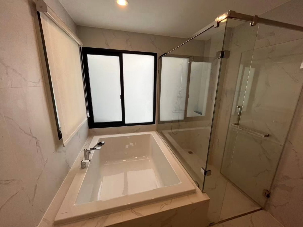 รูป HR3549ให้เช่า Luxury Townhome 3 ชั้น บ้านกลางเมือง คลาสเซ่ สุขุมวิท 77 ใกล้ BTS อ่อนนุช หน้ากว้าง 10 เมตร ตกแต่งหรู Premium (Fully Furnished) - รูปที่ 3/17