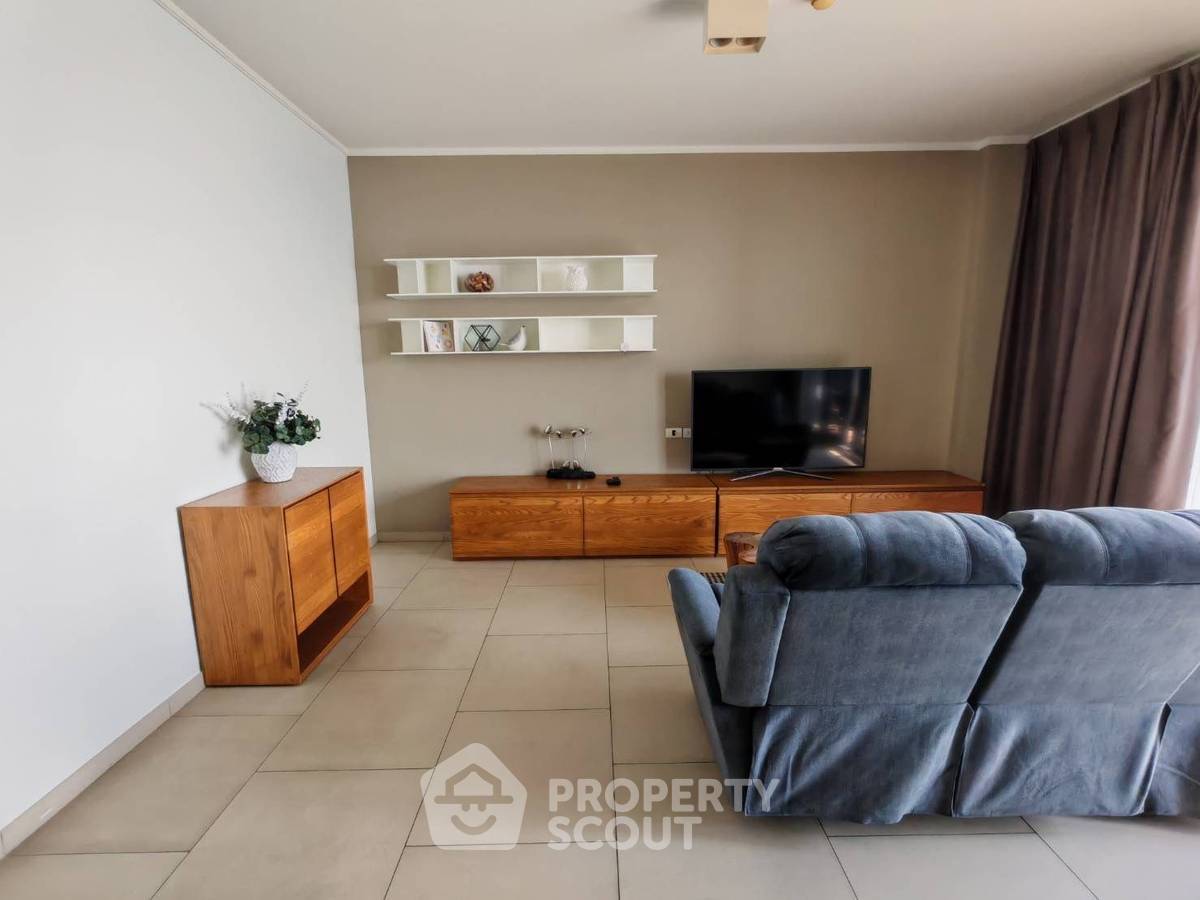 picture High-Floor 2-BR 100 Sqm Condo At Zire Wongamat, Near Wong Amat (ID 3032292) - 9/10