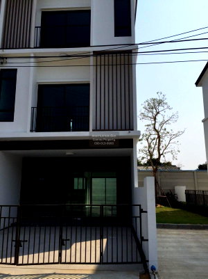 Townhouses for rent Phatthanakan Road : For Rent Townhouse/Townhome  ,  Patio Rama 9-Pattanakarn , MRT-Kelantan , Suan Luang , Suan Luang , Bangkok , CX-127103 ✅ Live chat with us ADD LINE @connexproperty ✅