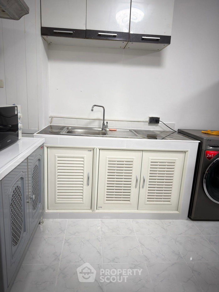 picture 2-BR Condo at Wittayu Complex near BTS Phloen Chit (ID 3028413) - 5/8