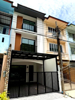 ทาวน์โฮม นนทบุรี : บ้าน 4 ชั้นเล่นระดับ ใกล้ สถานีปากเกร็ด ติวานนท์ แจ้งวัฒนะ รีโนเวทใหม่ทั้งหลัง 