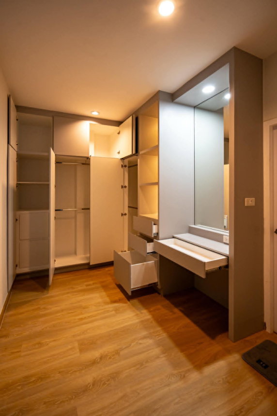 picture Spacious 2-Storey Detached House for Rent - 13/20