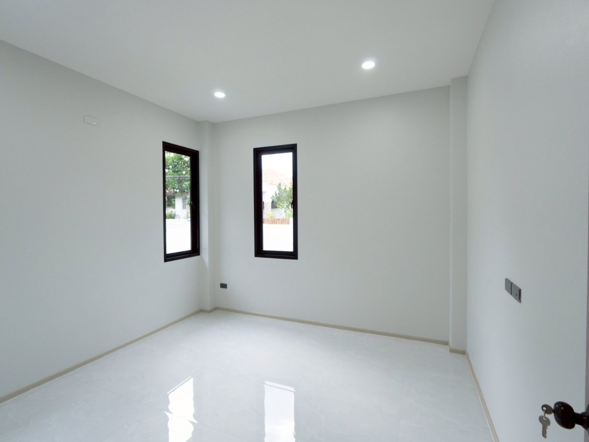 picture Brand-New Single-Storey House for Sale - 12/20