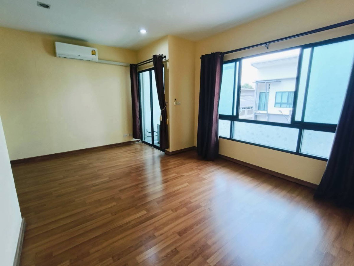 รูป  ให้เช่าทาวน์โฮม 3 ชั้น หมู่บ้านคาซ่าซิตี้ วงแหวน–ลำลูกกา คลอง 5 ทำเลดี ติดถนนลำลูกกา - รูปที่ 15/20