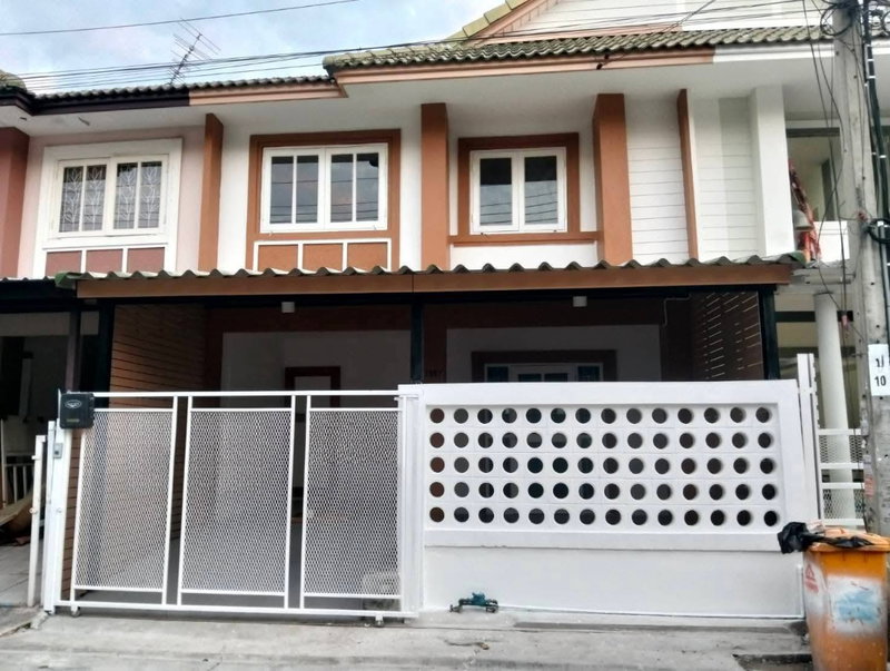 Townhouses for sale : 🔥 Townhouse for Sale Pruksa 15 Tamru-Bangpli | Prime Location Near Bangpoo Industrial Estate