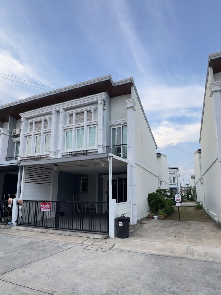 Townhouses for rent : ✨For rent Town House Golden Town Sukhumvit-Bearing ✨LineID: @Propvel (with @ in front)✨