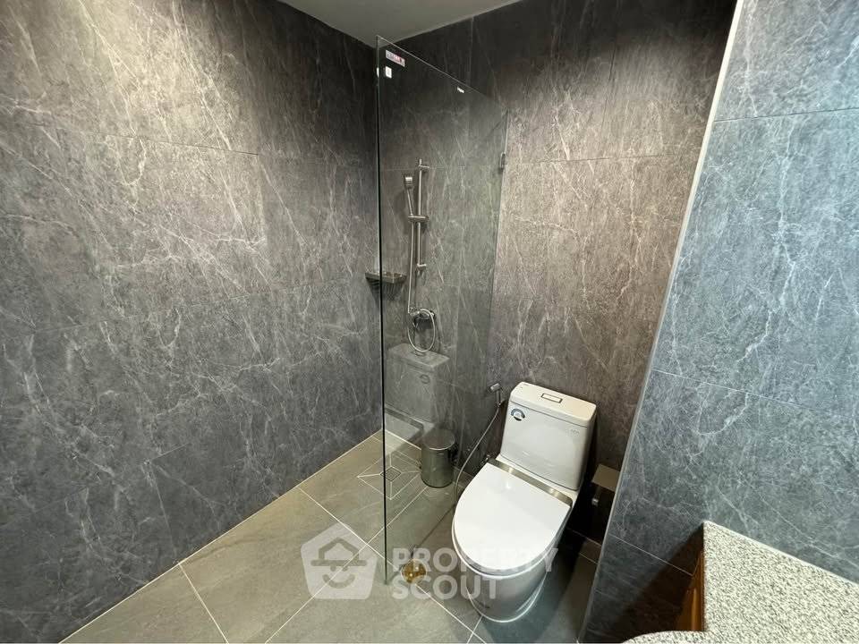 รูป คอนโด 3-ห้องนอน ที่ สาธร การ์เด้นส์ ใกล้ MRT สีลม (ID 3031145) - รูปที่ 25/25