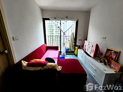 Condos for sale : 0 meters to 3 train lines ! 6494141