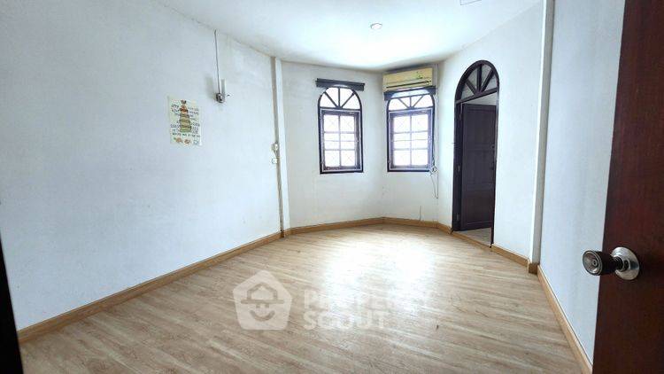 รูป ทาวน์เฮ้าส์ 3-ห้องนอน ใน บางโพงพาง (ID 3030179) - รูปที่ 8/10