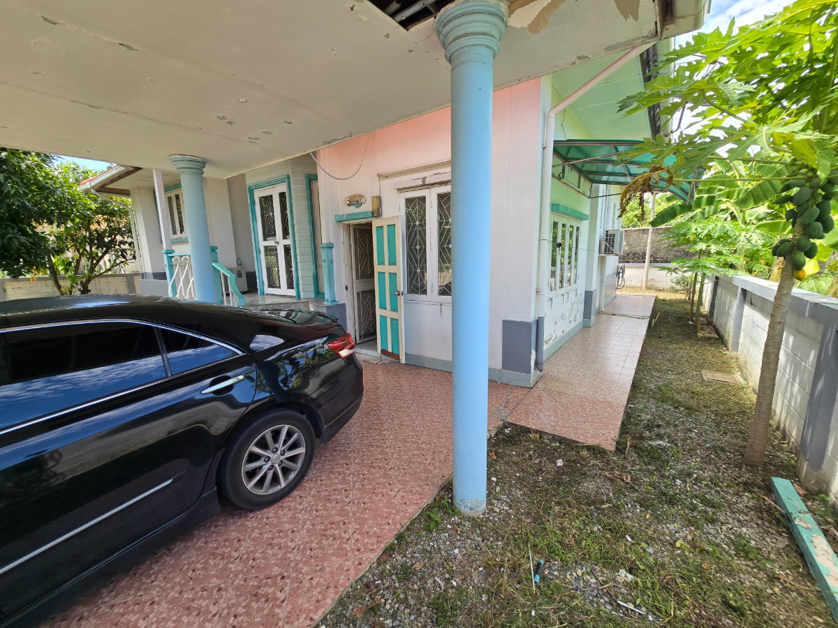 รูป ​ขายตามสภาพ! บ้านพร้อมที่ดิน เดอะลากูน 3 สามโคก ราคาดี เหมาะรีโนเวท - รูปที่ 3/32