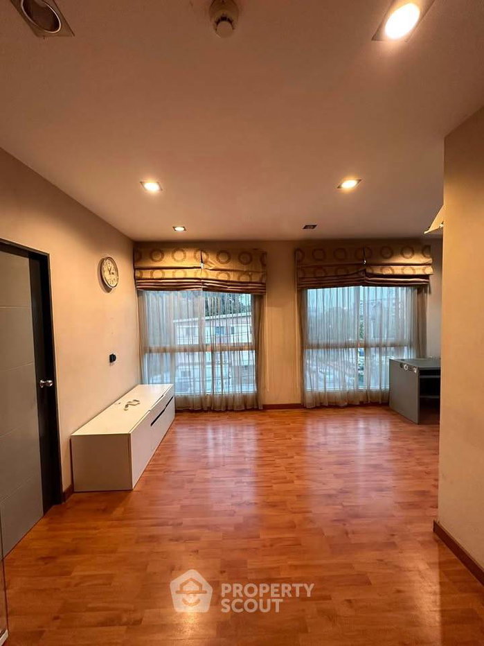 picture 2-BR Condo at One Plus Jed Yod 1 & 2 in Chang Phueak (ID 3028586) - 5/11