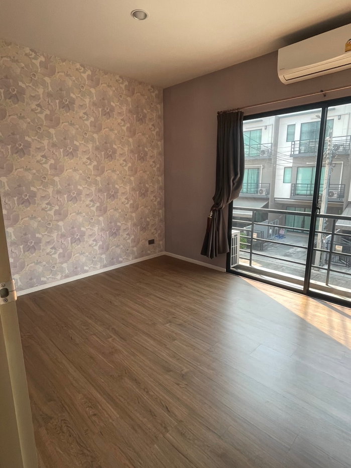 picture For Sales Baan Klang Muang Ramintre - 8/14