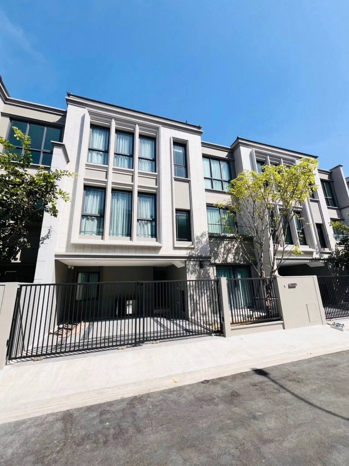 รูป HR3549ให้เช่า Luxury Townhome 3 ชั้น บ้านกลางเมือง คลาสเซ่ สุขุมวิท 77 ใกล้ BTS อ่อนนุช หน้ากว้าง 10 เมตร ตกแต่งหรู Premium (Fully Furnished) - รูปที่ 1/17