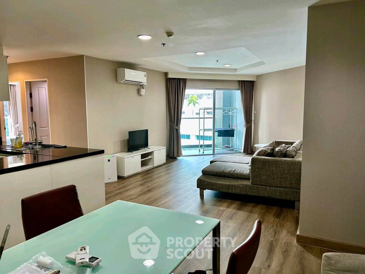 picture Well-Priced 2-BR Condo in Belle Grand Rama 9, 7th Floor Near MRT Phra Ram 9 (ID 3031435) - 3/9