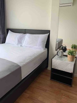 🏙️✨ FOR RENT: Lumpini Place Rama 4 – Ratchadaphisek — MODERN CITY LIVING IN PRIME LOCATION!  💰 Rental Price: 13,500 THB/month