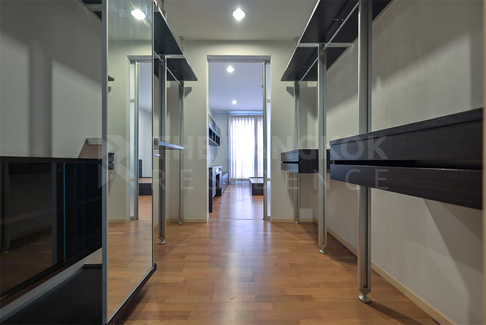 Amanta Ratchada Move-in Ready, Just Bring Your Bags near MRT Cultural Center of Thailand Station