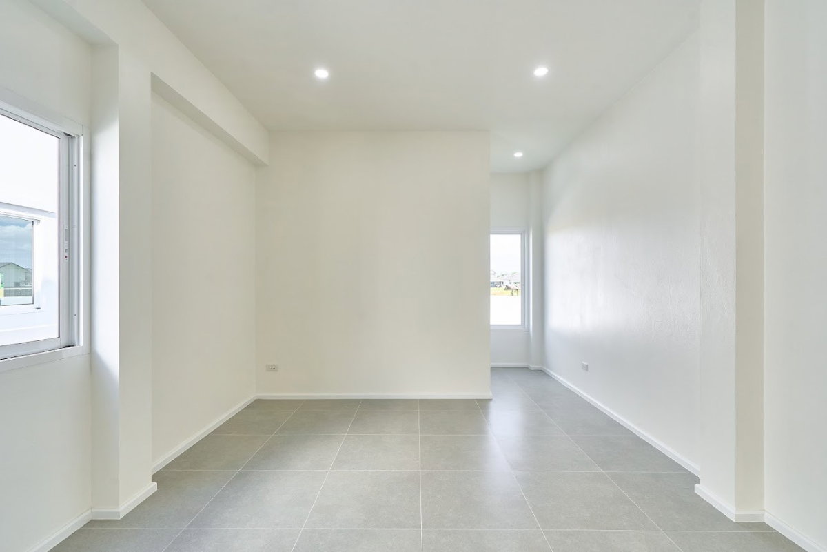 picture Single-Storey Detached House for Sale in a Peaceful Suburban Area - 9/26