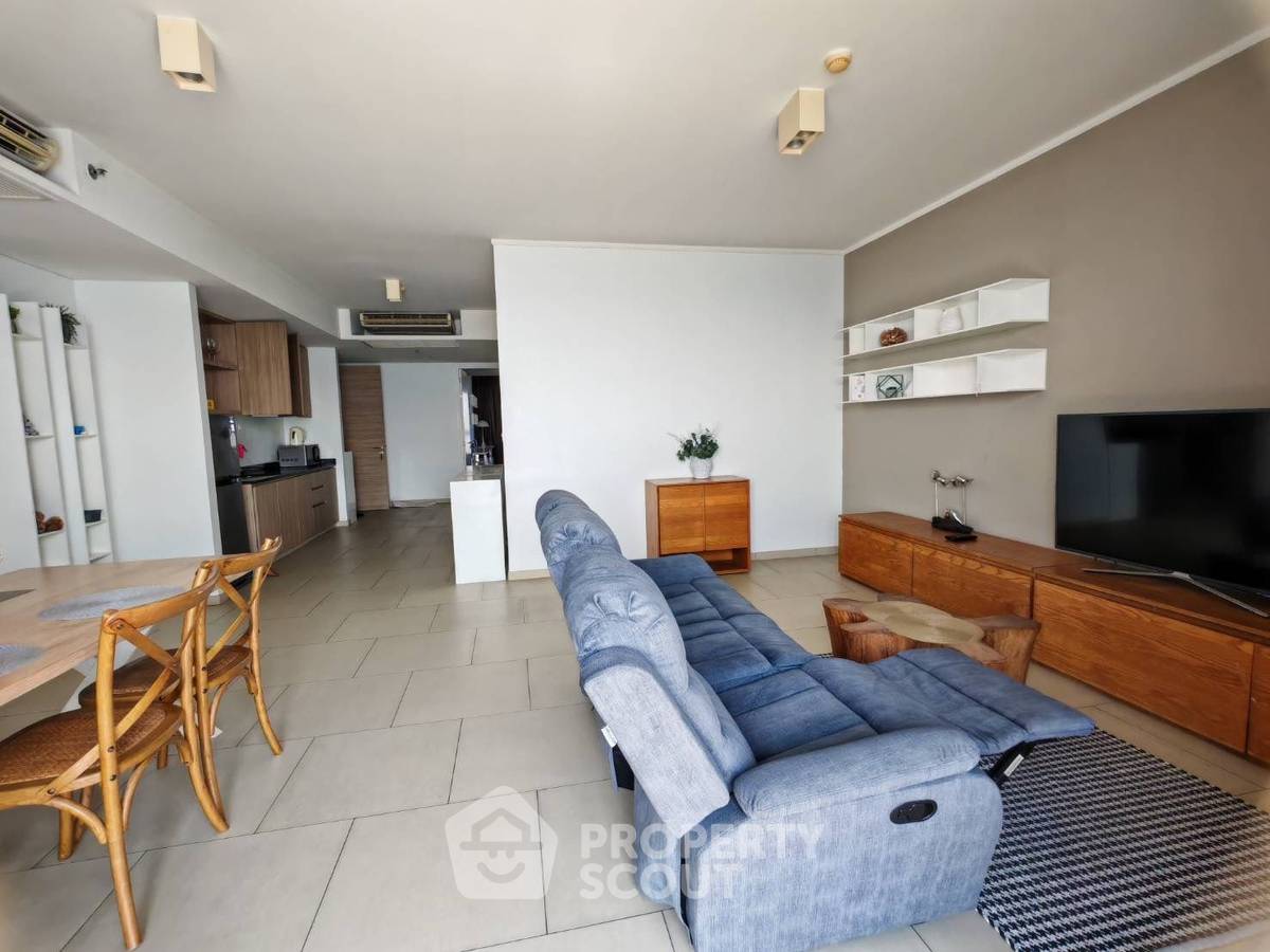 picture High-Floor 2-BR 100 Sqm Condo At Zire Wongamat, Near Wong Amat (ID 3032292) - 7/10