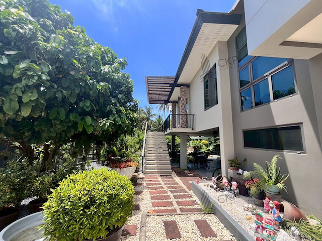 รูป ขาย บ้านพักตากอากาศ พร้อมที่ดิน มีบ้านพักรับรองอีก 2 หลัง ใกล้ถนนมิตรภาพ เดินทางสะดวก ไม่ไกลห้างสรรพสินค้า | 93345 - รูปที่ 3/18