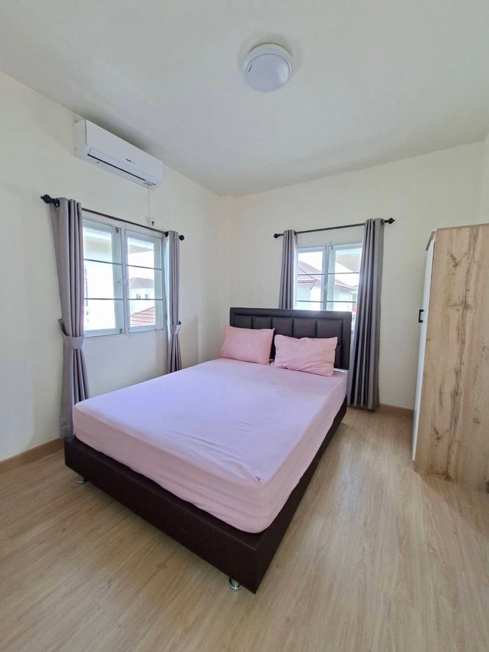รูป 🔥 บ้านเช่าใกล้รวมโชค เลี้ยงน้องหมาตัวเล็กได้! 3 ห้องนอน 3 ห้องน้ำ ฟรี WiFi เพียง 29,000 บาท/เดือน ✨ - รูปที่ 8/13
