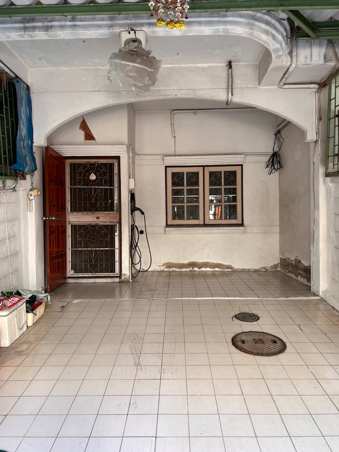รูป ขายถูกตามสภาพ ทาวน์เฮ้าหมู่บ้านไพโรจน์ 3 ชั้น 20 ตร.ว 4 ห้องนอน 3 ห้องน้ำ - รูปที่ 4/28