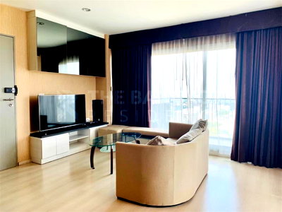 Condos for sale : Life Ratchadapisek Move-in Ready, Just Bring Your Bags near MRT Huai Khwang Station